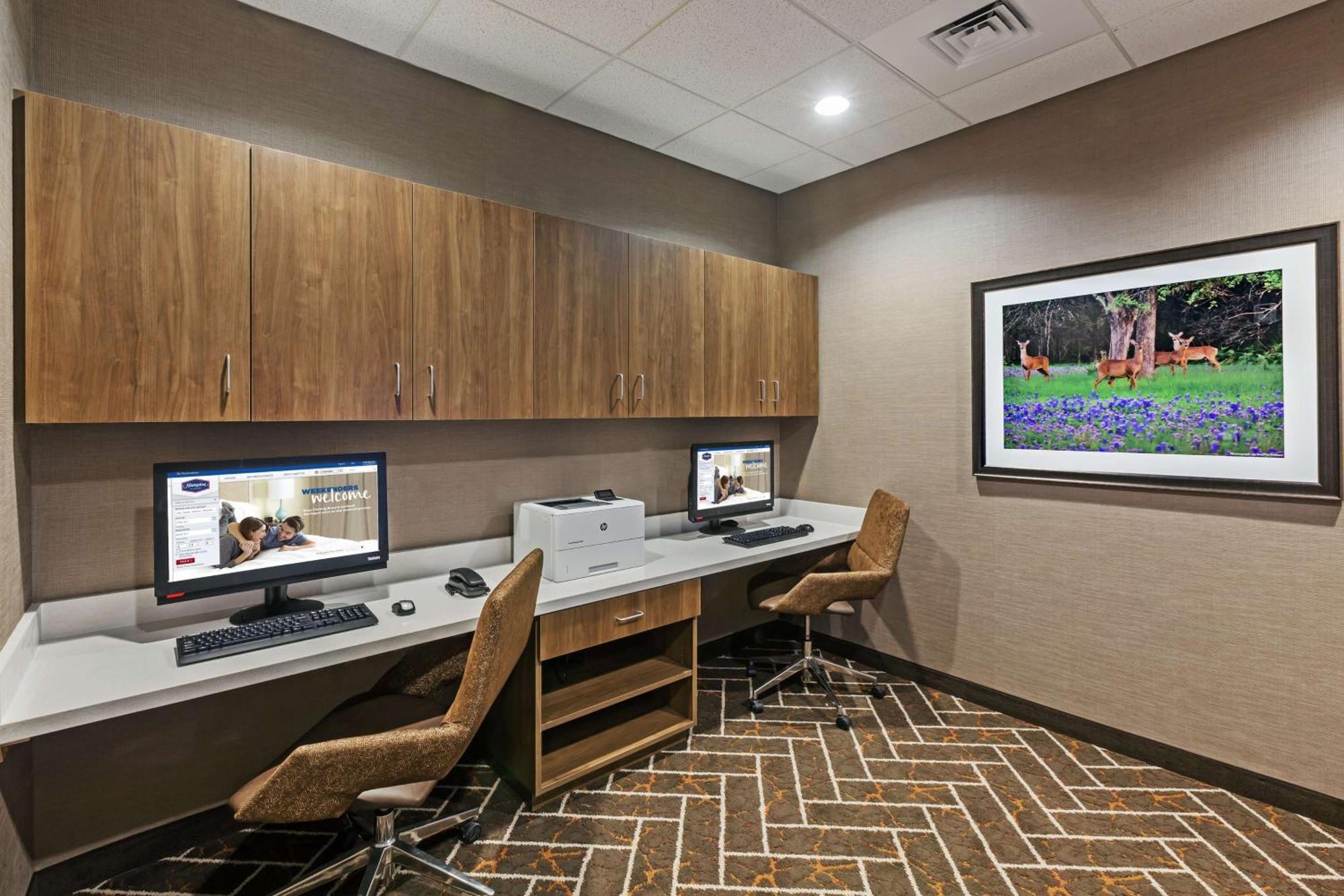 Hotel Hampton By Hilton Texas Hill Country 3*